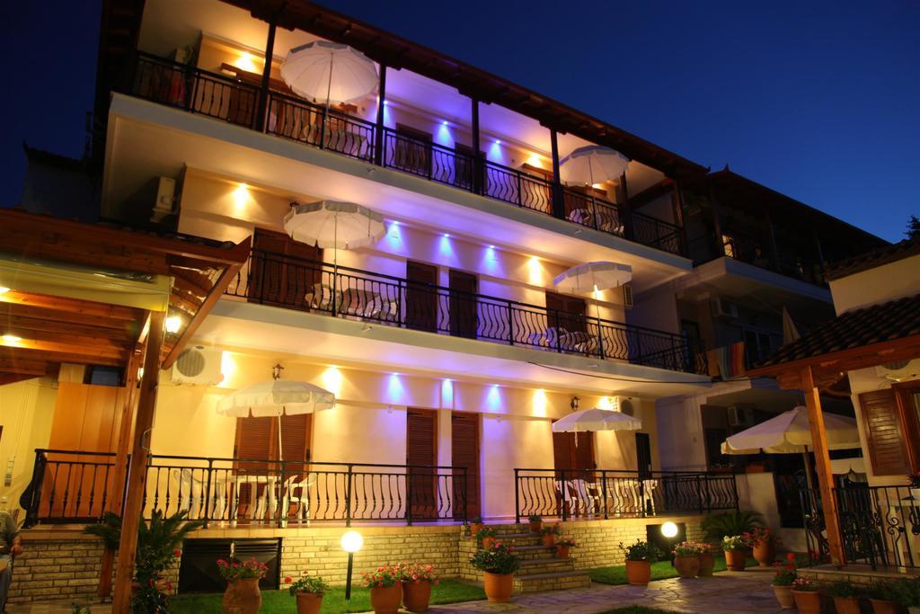 Vasiliki Apartments ปลาตาโมนาส ภายนอก รูปภาพ