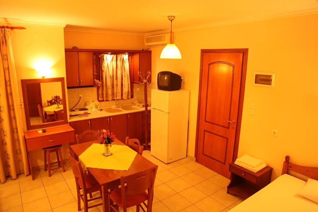 Vasiliki Apartments ปลาตาโมนาส ภายนอก รูปภาพ