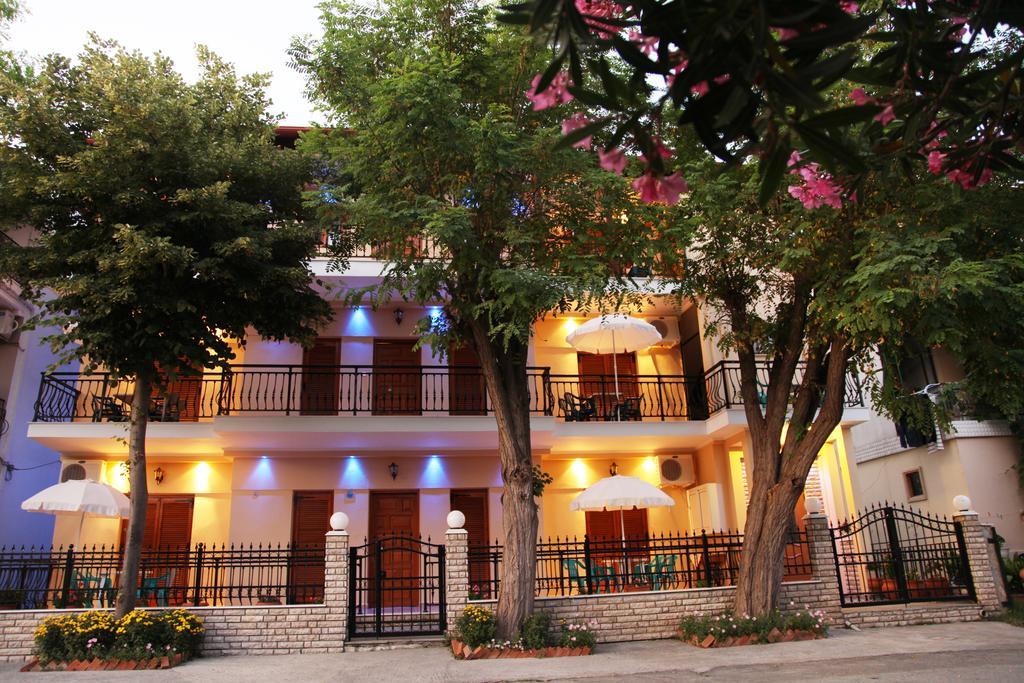 Vasiliki Apartments ปลาตาโมนาส ภายนอก รูปภาพ